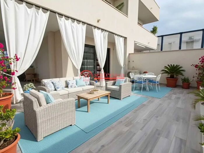 Appartamento trilocale in vendita in Trani