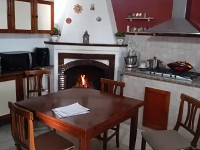 Casa con 6 locali in vendita in Via Carrara, Latina