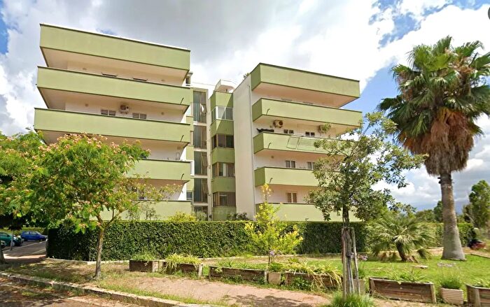 Appartamento con 5 locali in vendita in Via dei Fenici, Latina