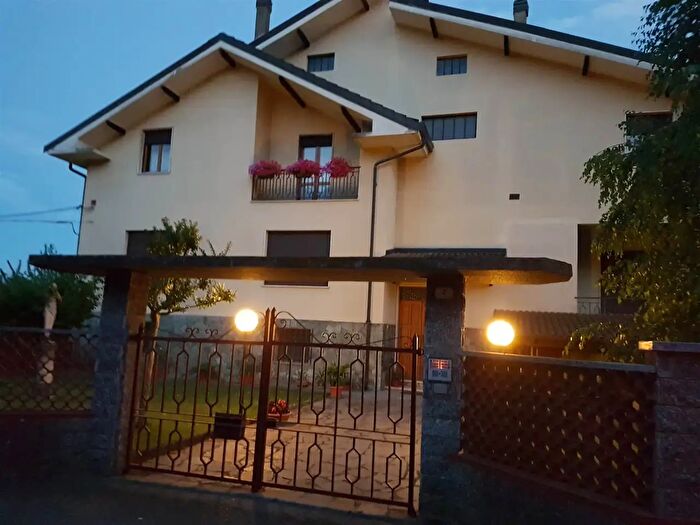 Casa con 17 locali in vendita in Bistagno