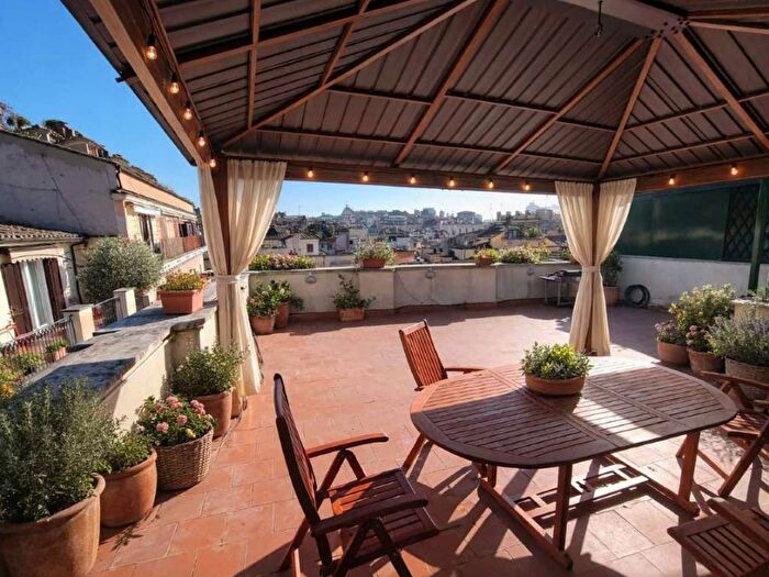 Casa trilocale in affitto in piazza Rondanini, Pantheon, Roma