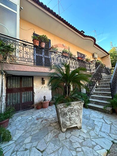 Casa con 8 locali in vendita in Caivano