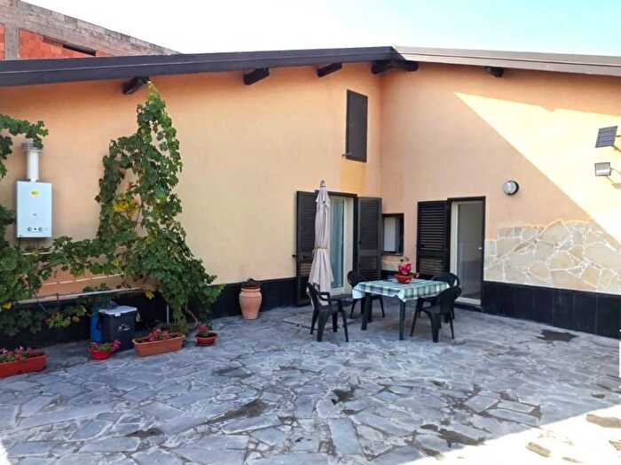 Casa bilocale in affitto in Via Villaggio San Francesco, Ragalna
