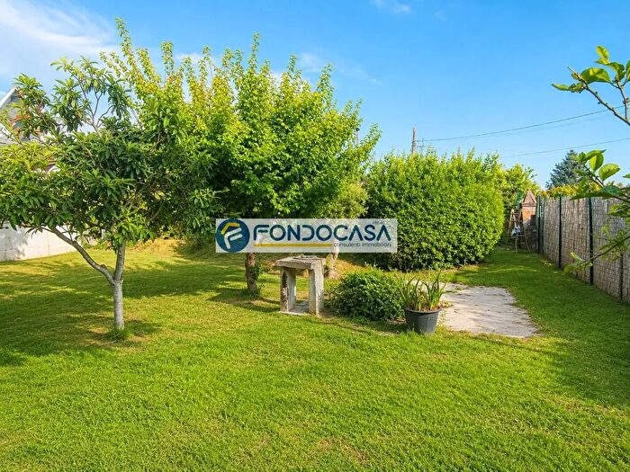 Casa con 7 locali in vendita in Via delle Capanne, Camaiore