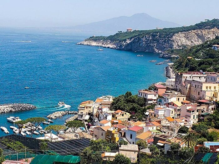 Appartamento trilocale in affitto in Centro, Massa Lubrense