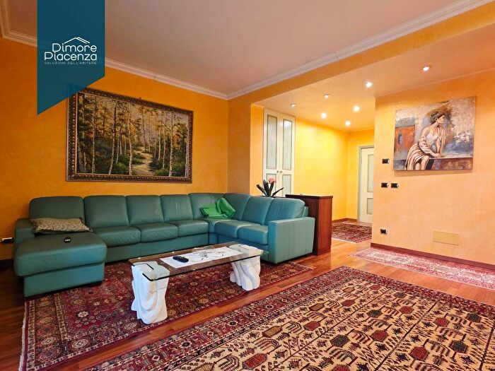 Appartamento con 5 locali in affitto in Piazzale Torino, Via Taverna Ospedale, Piacenza