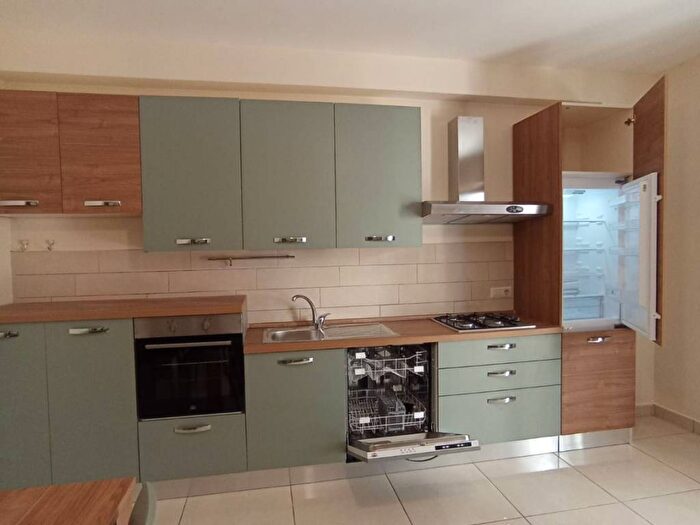 Appartamento trilocale in affitto in Via Sant'Antonio, Falciano, Caserta