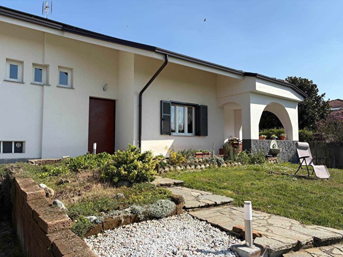 Casa con 7 locali in vendita in Strada di Cellarengo Villanova dAsti At Italy, Villanova DAsti