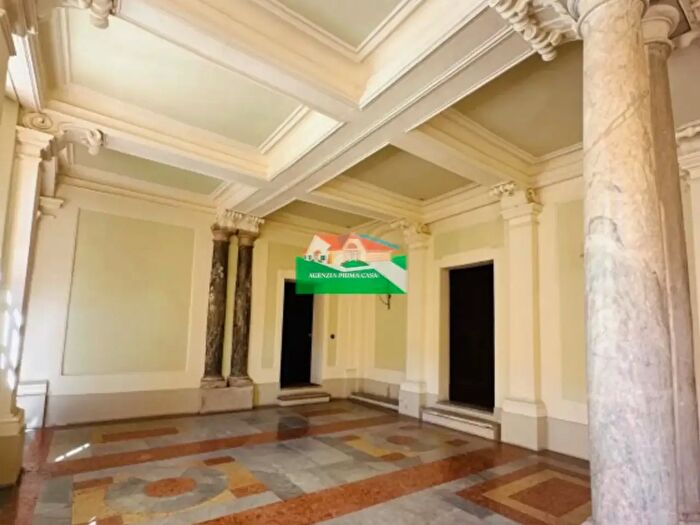 Appartamento con 5 locali in vendita in Via Pellegrino Matteucci, Ravenna