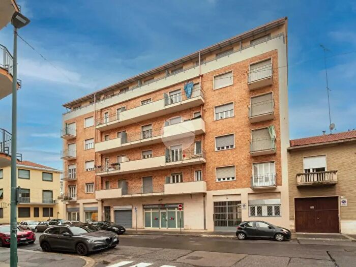 Appartamento trilocale in affitto in Via Salbertrand, Torino