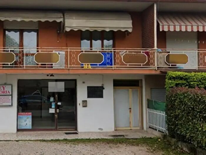 Appartamento con 6 locali in vendita in Via Bassanese, Loria