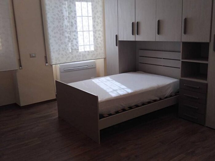 Appartamento trilocale in affitto in Via Calpurnio Fiamma, Cinecittà, Roma