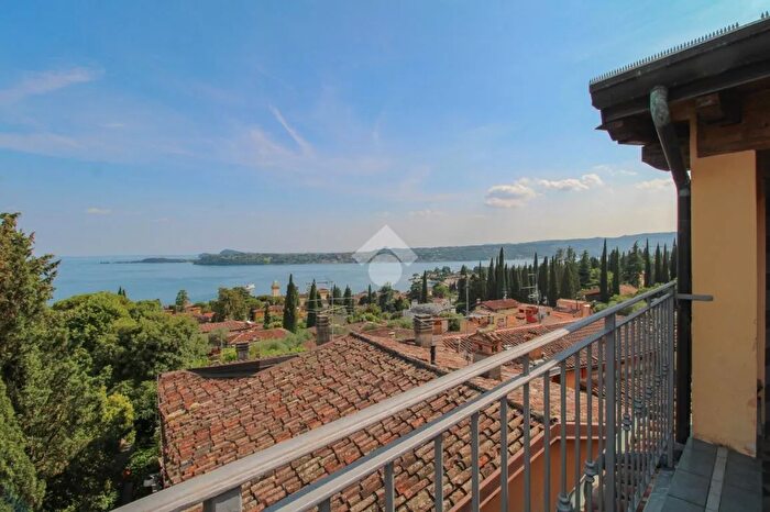 Casa con 5 locali in vendita in Via Ronciglio, Gardone Riviera