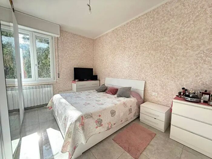 Appartamento quadrilocale in vendita in Viale Dante Alighieri, Piacenza