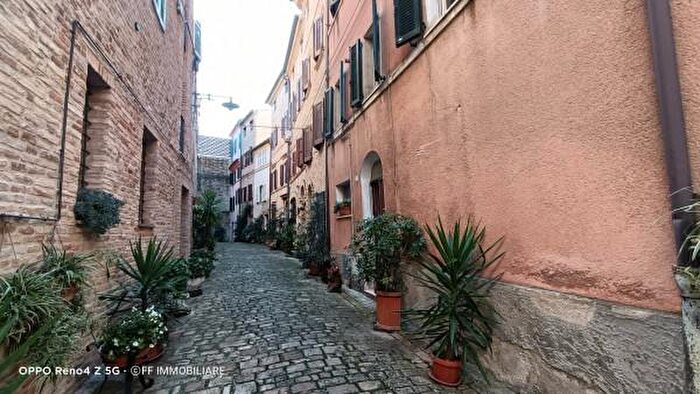 Casa con 6 locali in vendita in Via Roma, Pollenza