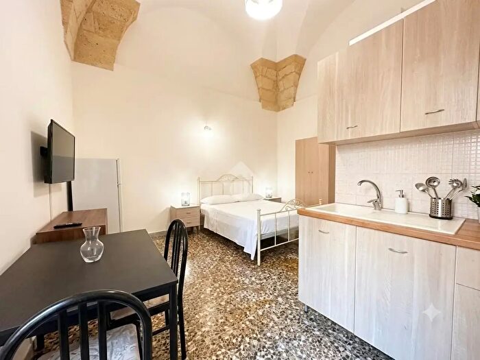 Appartamento quadrilocale in vendita in Via Corte dei Fiori, Lecce