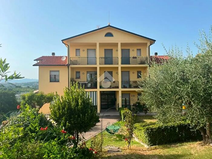 Appartamento trilocale in vendita in Via Antonio Cederna, Amelia