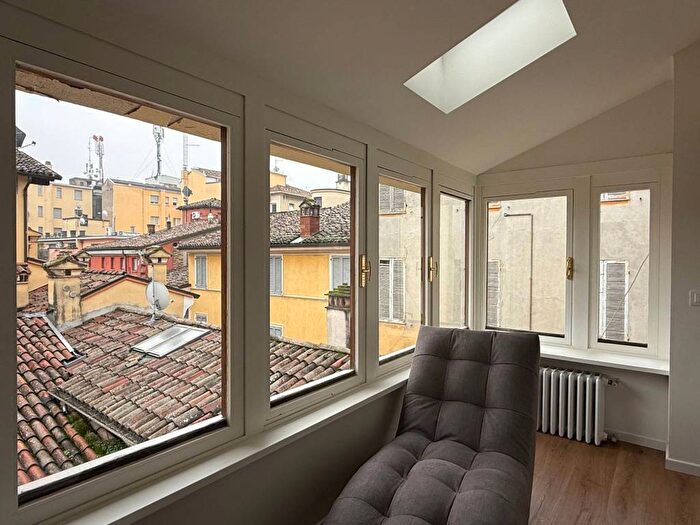 Appartamento trilocale in affitto in Strada Giuseppe Garibaldi, Centro Storico, Parma