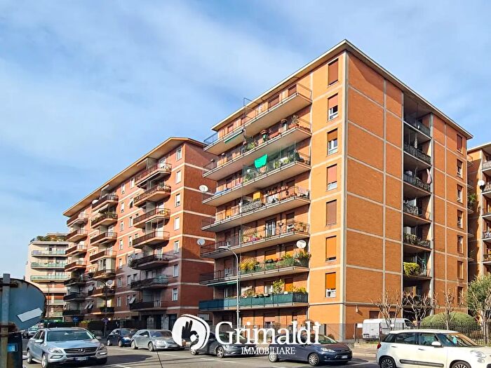 Appartamento trilocale in vendita in Via Cantore, Monza