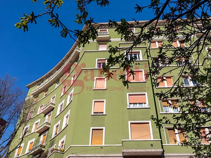 Appartamento bilocale in affitto in Piazzale Segrino, Milano