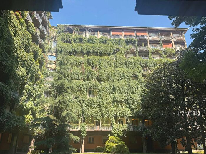 Appartamento trilocale in affitto in Via Francesco Cherubini, Vercelli Wagner, Milano