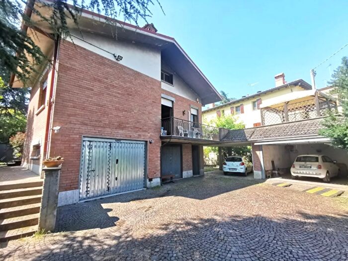 Appartamento con 6 locali in vendita in Via della Costituzione, Castelvetro Di Modena