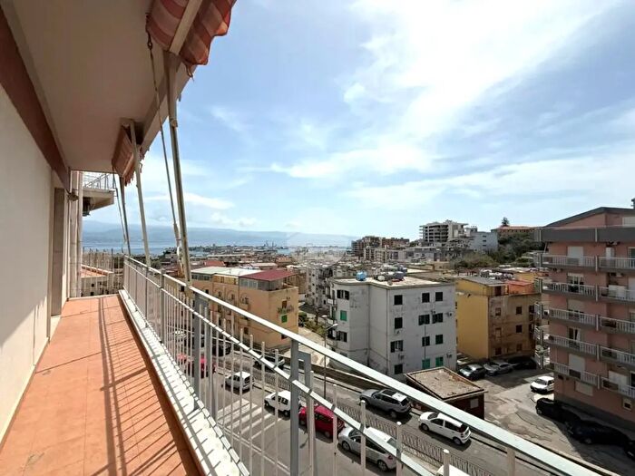 Appartamento con 5 locali in vendita in Via Belvedere, Messina