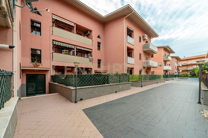 Appartamento quadrilocale in vendita in Via Giovanni Guglielmino, Tremestieri Etneo