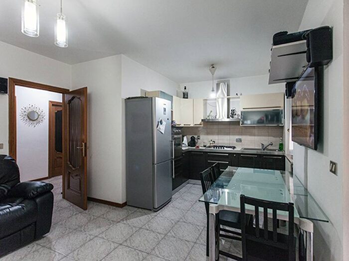 Appartamento trilocale in affitto in Via Silvestro Lega, Rebaudengo, Torino