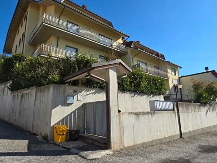 Appartamento trilocale in vendita in Via Cona di Falso, Pizzoli