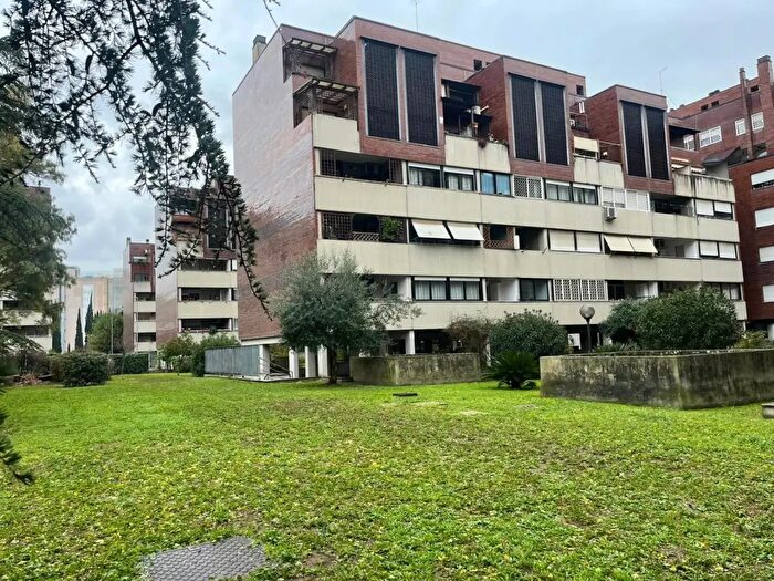 Appartamento quadrilocale in affitto in Viale Londra, Roma