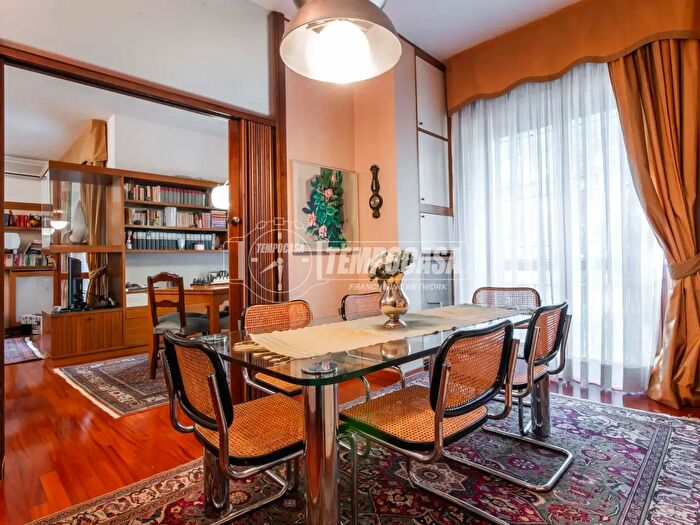 Appartamento con 5 locali in vendita in Via V Alliata, Saronno