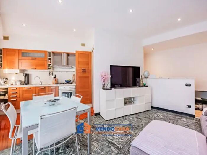 Appartamento trilocale in vendita in Via San Sebastiano, Albisola Superiore