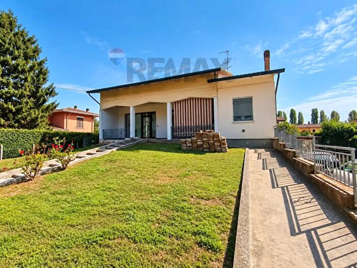 Casa quadrilocale in vendita in Viale Papa Giovanni XXIII, Gonzaga