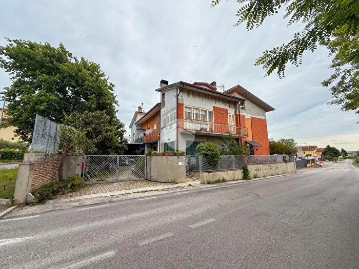 Appartamento con 10 locali in vendita in Via Cerro, San Clemente