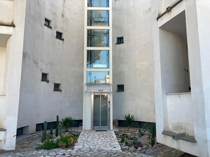 Appartamento quadrilocale in vendita in Via Umberto Maddalena, Brindisi