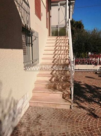 Appartamento con 5 locali in vendita in Pesaro