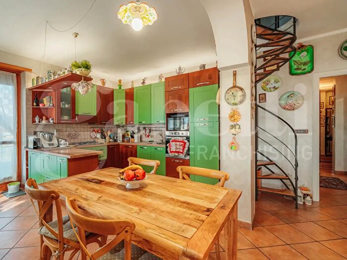 Appartamento con 5 locali in vendita in Via Macello, Buriasco