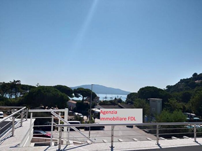 Appartamento con 5 locali in vendita in Viale dei Golfi, Capoliveri