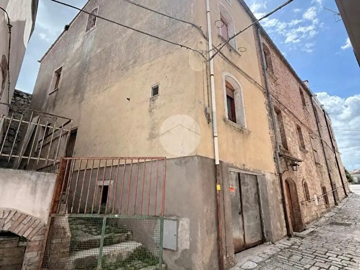 Casa quadrilocale in vendita in Via Gabriele Pepe, Busso