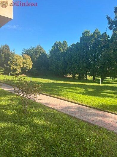 Appartamento quadrilocale in vendita in Via Asiago, Monza