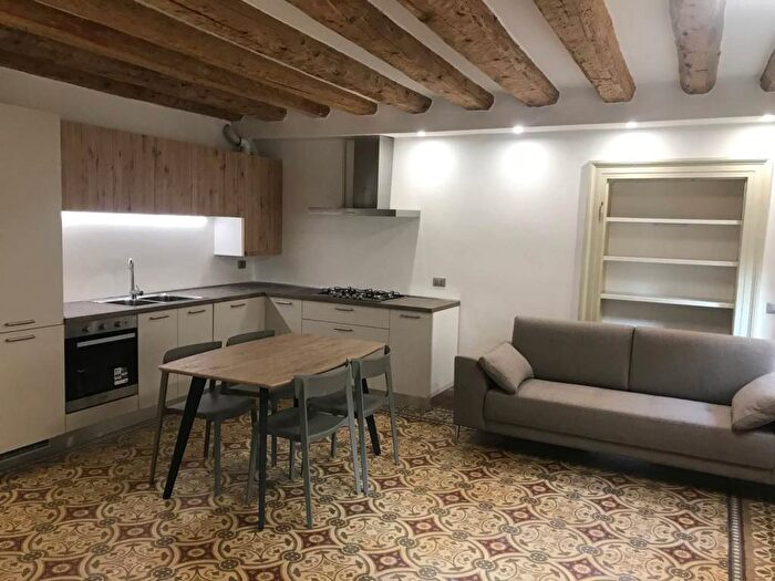 Appartamento bilocale in affitto in Via San Vitale, Veronetta, Verona