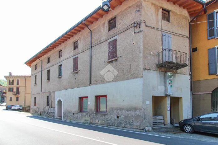 Appartamento con 5 locali in vendita in Via G Marconi, Barghe