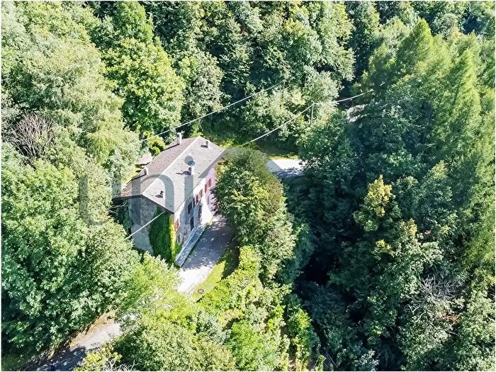 Casa con 5 locali in vendita in Strada per Noceno, Bellano