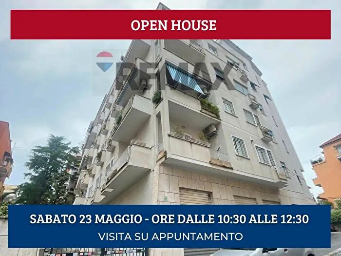 Appartamento con 5 locali in vendita in Via Ugo De Carolis, Roma
