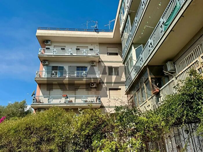 Appartamento con 6 locali in vendita in Via Novaluce, Catania