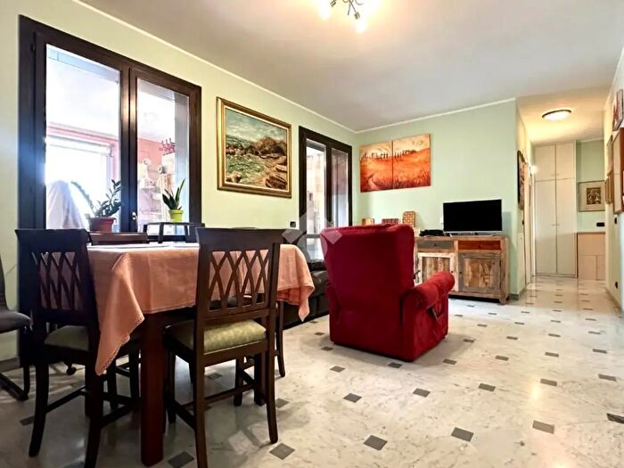 Appartamento con 5 locali in vendita in Via Paolo Giacometti, Novi Ligure