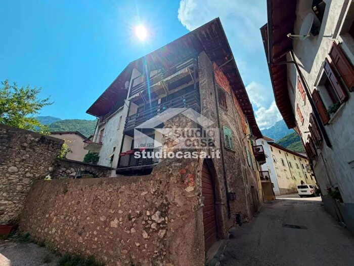 Appartamento con 5 locali in vendita in Via Manzoni, Aldeno