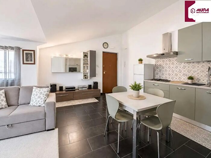 Appartamento trilocale in vendita in Via Marco Polo V Traversa, Teverola