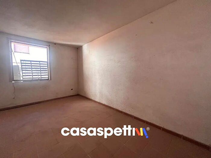 Casa con 10 locali in vendita in Via Crispi, Lizzano